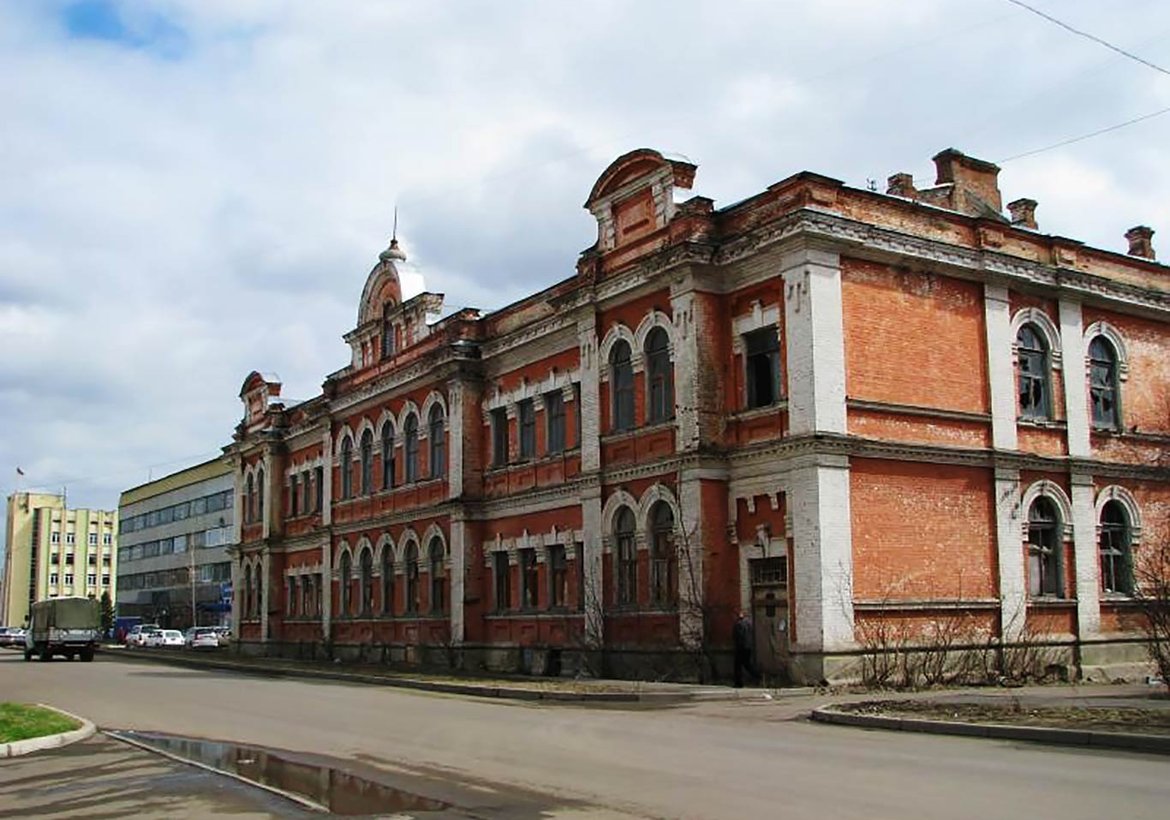 Дело о пожаре в Доме пионеров Канска: штраф 300 тысяч рублей и восстановление памятника