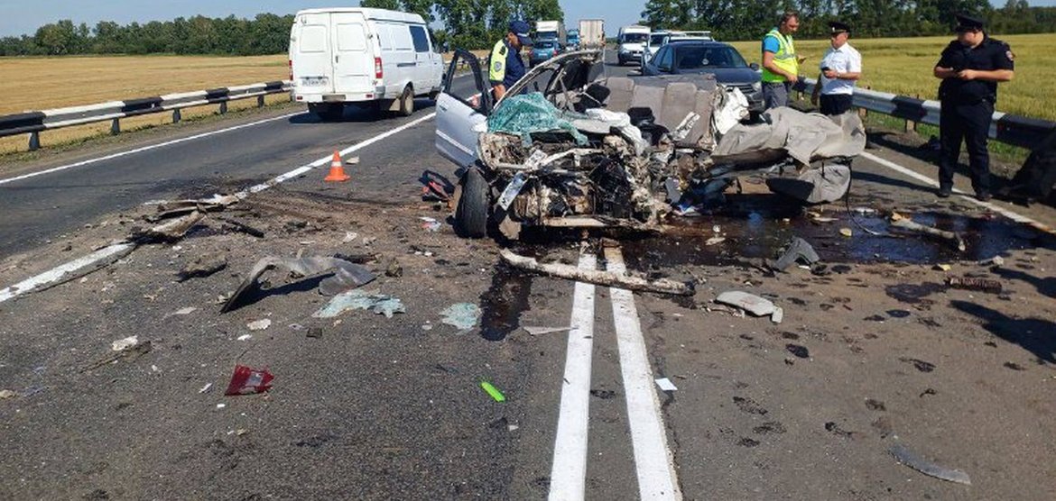 Гибель пассажиров при лобовом столкновении на трассе Р-255 в Канском районе