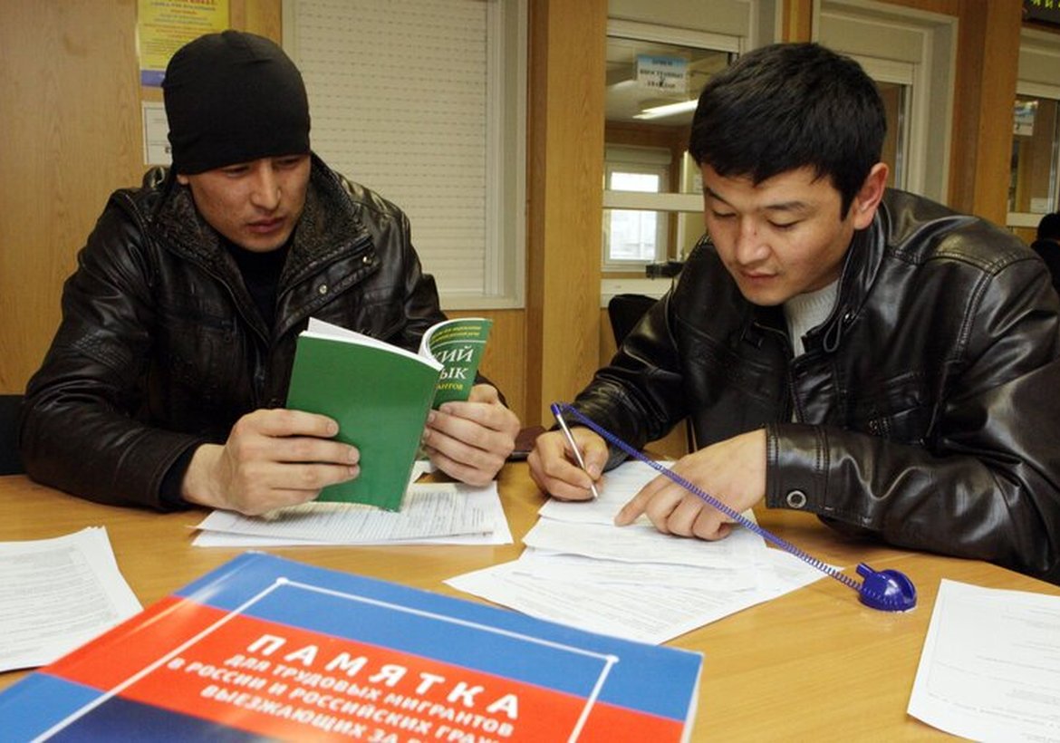 Иностранцам дали меньше двух месяцев на легализацию в России