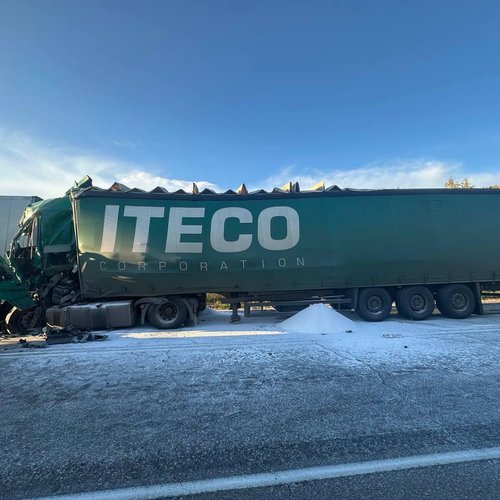 Трагедия на трассе Р-255: авария с фурами привела к гибели человека